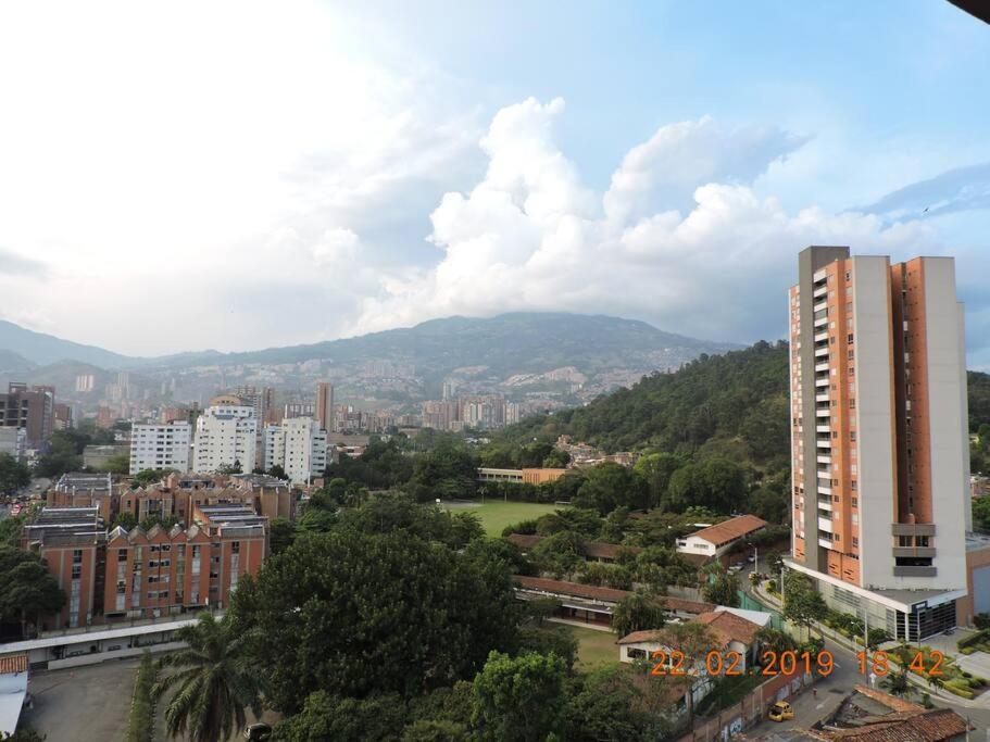 Apartamento Y Hermoso Apartment Medellin